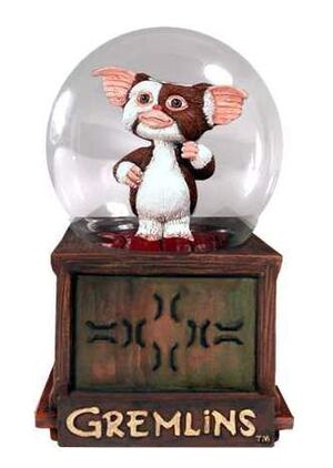 GREMLINS BOLA DE NIEVE GIZMO 17CM                                          