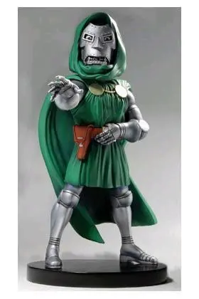 DOCTOR DOOM MUERTE CABEZON RESINA 22 CM MARVEL CLASSICS                    