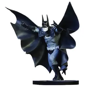 BATMAN ESTATUA BLACK & WHITE POR MARSHALL ROGERS                           