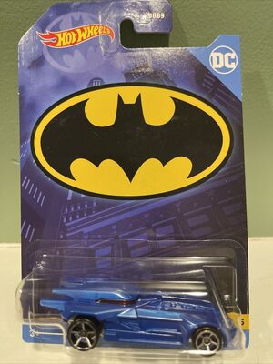 BATMAN BATMOBILE BASADO EN COMICS DC UNIVERSO DC