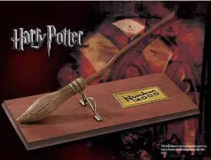 HARRY POTTER NIMBUS 2000 SCALE MODEL                                       