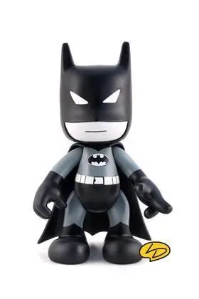 BATMAN BLANCO Y NEGRO 22 CM ARTOYS DC COMICS                               