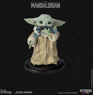 STAR WARS THE MANDALORIAN CLASSIC COLECCTION ESTATUA 1/5 GROGU EATING FROG 10 CM
