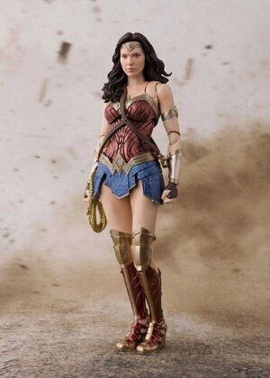 LIGA DE LA JUSTICIA FIGURA 15 CM WONDER WOMAN S.H.FIGUARTS                 