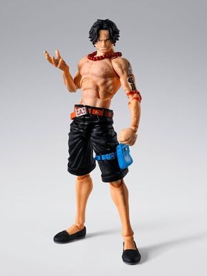 ONE PIECE FIGURA S.H. FIGUARTS PORTGAS D. ACE -MARINEFORD- 16 CM