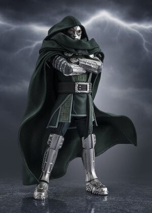 DOCTOR DOOM AVENGERS DOOMSDAY FIGURA S.H.FIGUARTS 16 CM