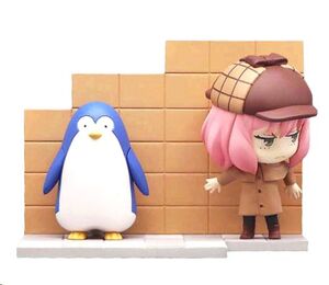 SPY X FAMILY HOLD FIGURE 10 CM ANYA Y PINGUINO