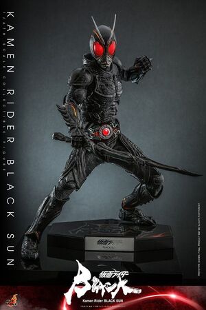 KAMEN RIDER SOL NEGRO FIGURA 1/6 KAMEN RIDER SOL NEGRO 32 CM