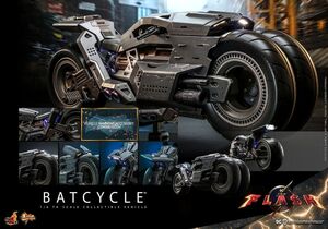 THE FLASH VEHÍCULO MOVIE MASTERPIECE 1/6 BATCYCLE 56 CM