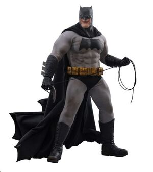 BATMAN: EL REGRESO DEL CABALLERO OSCURO FIGURA COMIC MASTERPIECE 1/6 BATMAN 32 CM