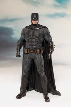 LIGA DE JUSTICIA ESTATUA 19.5 CM BATMAN MOVIE ART FX+                      