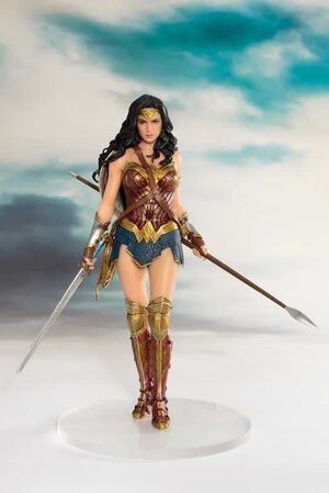 LIGA DE JUSTICIA ESTATUA 19 CM WONDER WOMAN MOVIE ART FX+                  