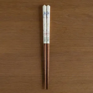 MI VECINO TOTORO SET PALILLOS LACADOS 21 CM CEREZO EN FLOR