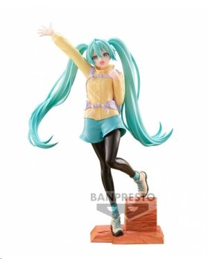 HATSUNE MIKU HOLIDAY MEMORIES FIGURA MOUNTAIN CLIMBING 20 CM