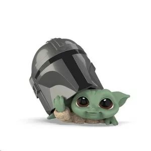 STAR WARS THE MANDALORIAN FIGURA 5,5 CM BABY YODA CON UN CASCO THE BOUNTY COLLECTION