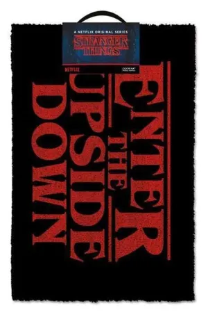 STRANGER THINGS FELPUDO ENTER THE UPSIDE DOWN 40 X 60 CM                   