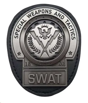 BATMAN THE DARK KNIGHT RÉPLICA 1/1 GOTHAM CITY SWAT BADGE LIMITED EDITION