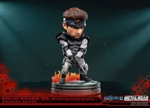 METAL GEAR SOLID FIGURA PVC 26 CM SOLID SNAKE STANDARD EDITION