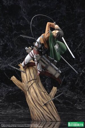 ATAQUE A LOS TITANES ESTATUA 26 CM LEVI                                    