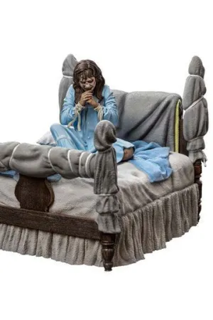 EL EXORCISTA ESTATUA DELUXE ART SCALE 1/10 POSSESSED REGAN MCNEIL 14 CM