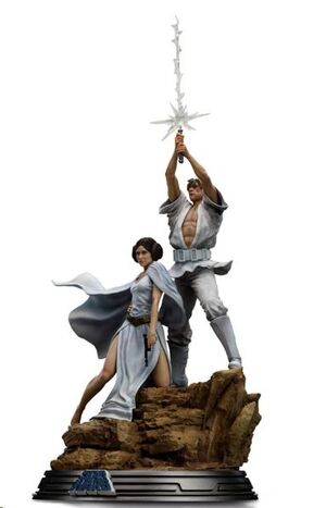 STAR WARS ESTATUA 1/10 DELUXE ART SCALE LUKE Y LEIA 41 CM