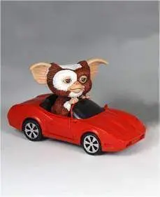 GREMLINS FIG IMPULSADA POR RETROFRICCION - GIZMO EN COCHE                  