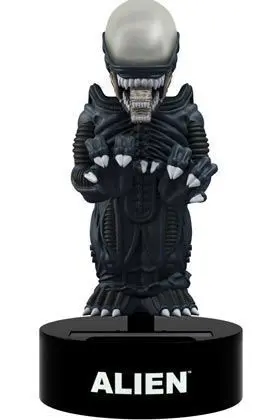 ALIEN FIGURA 15 CM BASE GIRATORIA BODY KNOCKER                             