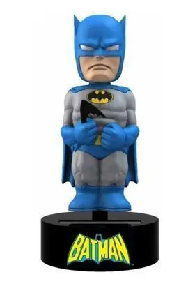 BATMAN FIGURA 15 CM UNIVERSO DC BODY KNOCKER BASE GIRATORIA                