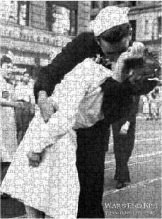 NEW YORK WAR.S END KISS PUZZLE 1000 PIEZAS 27X27CM                         