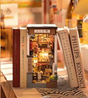 SAKURA WINE ALLEY MAQUETA SUJETA LIBROS
