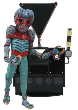 UNIVERSAL MONSTERS SELECT FIG 18CM METALUNA MUTANT                         