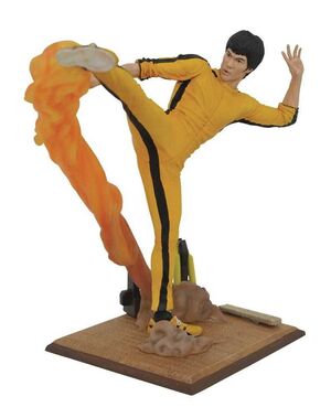 BRUCE LEE GALLERY ESTATUA 25CM KICKING                                     
