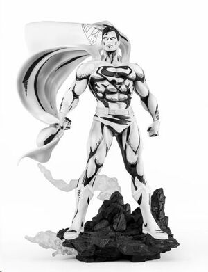 BATMAN PX ESTATUA PVC 1/8 SDCC 2024 SUPERMAN VERSIÓN BLANCO Y NEGRO 30 CM