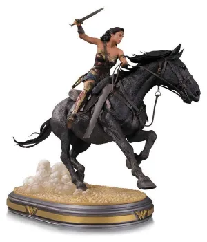 WONDER WOMAN MOVIE ESTATUA DELUXE 1/6 ON HORSEBACK 45CM                    