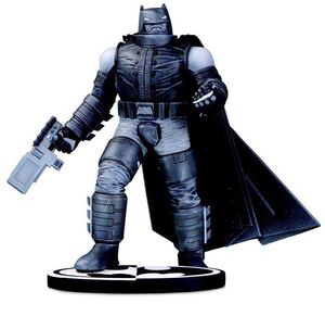 BATMAN ESTATUA PVC 18.5CM ARMORED BATMAN B&W FRANK MILLER                  