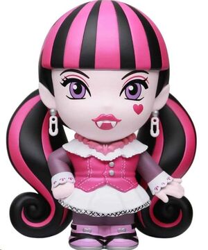 MONSTER HIGH HUCHA DRACULAURA