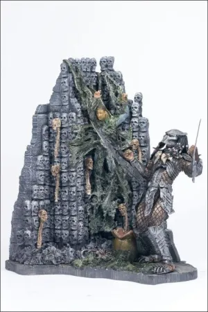 ALIEN VS PREDATOR ASST.2 - PREDATOR WITH BASE                              