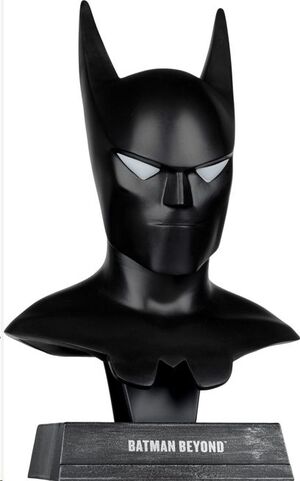 BATMAN BUSTO 18 CM DC BATMAN BEYOND COWL REPLICA