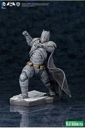 BATMAN VS SUPERMAN: DAWN OF JUSTICE ESTATUA 21 CM BATMAN DC COMICS ARTFX+  