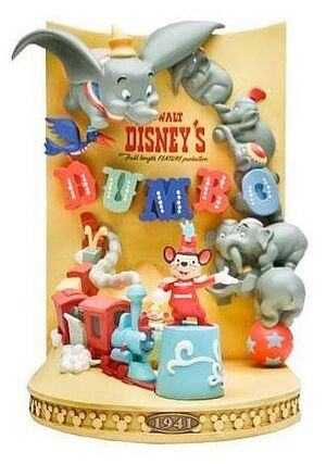 DISNEY POSTER 3D DUMBO 18CM                                                