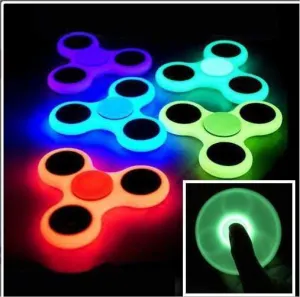 HAND SPINNER BRILLA EN LA OSCURIDAD                                        
