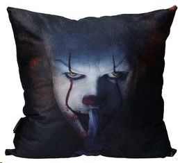 IT COJIN CUADRADO 45X45CM ENVASADO VACIO PENNYWISE SHUT UP