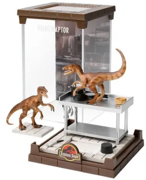 JURASSIC PARK DIORAMA PVC VELOCIRAPTOR
