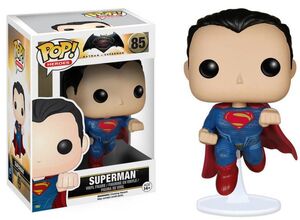 BATMAN VS SUPERMAN FIGURA 9 CM SUPERMAN VINYL POP                          