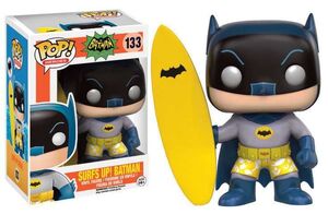 BATMAN FIGURA 9 CM BATMAN SURF´S UP! VINYL POP                             