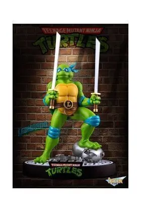TORTUGAS NINJA ESTATUA 30 CM LEONARDO ON DEFEATED MOUSER                   