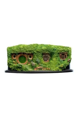 EL SEÑOR DE LOS ANILLOS ESTATUA BAG END ON THE HILL 19 CM