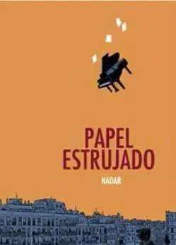 PAPEL ESTRUJADO