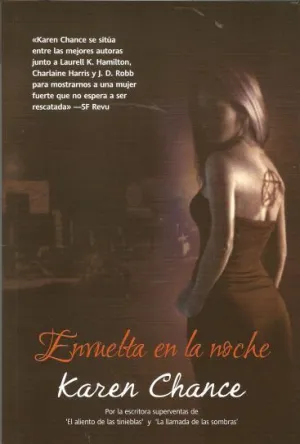 ENVUELTA EN LA NOCHE