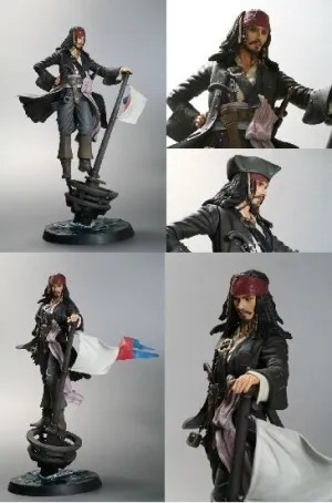 PIRATAS DEL CARIBE JACK SPARROW ESTATUA PVC 27CM                           